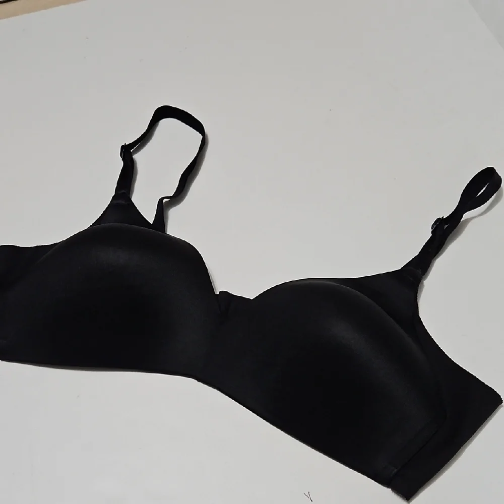 Black Women's Warner's Intimate Wireless Padded Bra Size 36B #1287 - Picture 3 of 9
